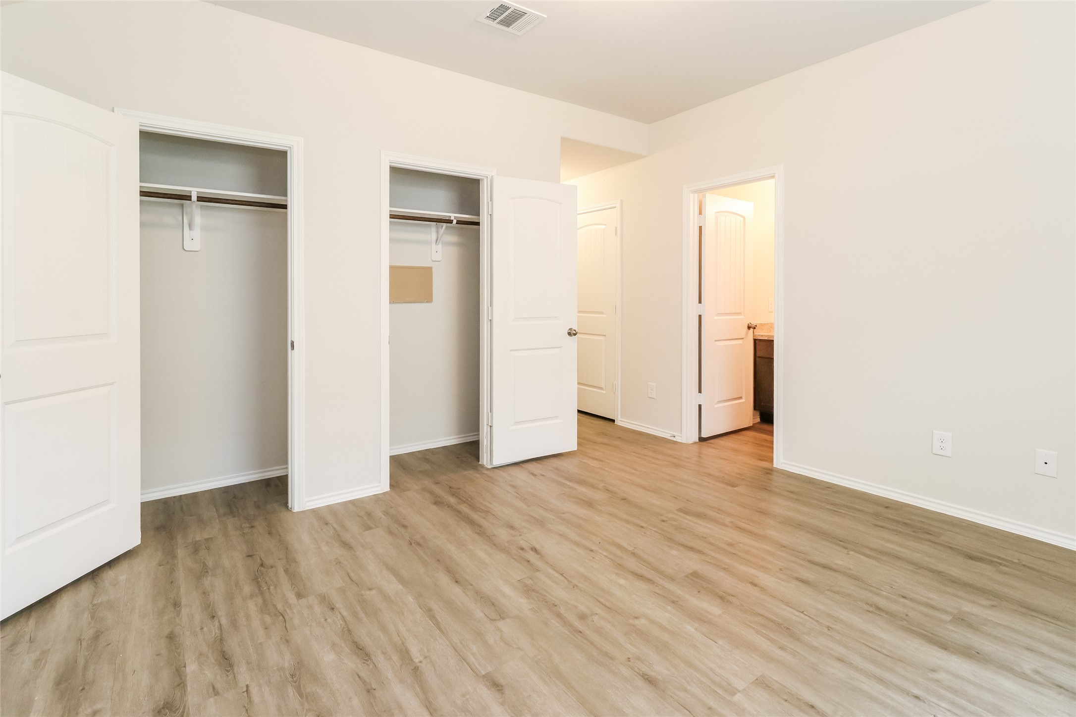 2827 Briggs Drive Property Photo 10