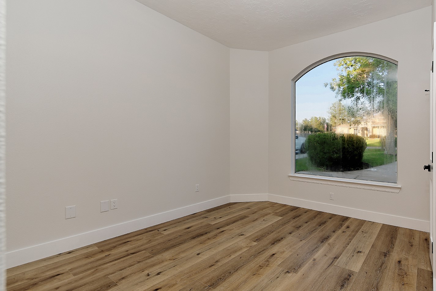 12412 Lake Vista Drive Property Photo 25