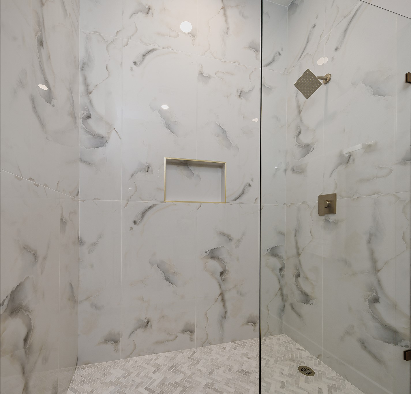12412 Lake Vista Drive Property Photo 27