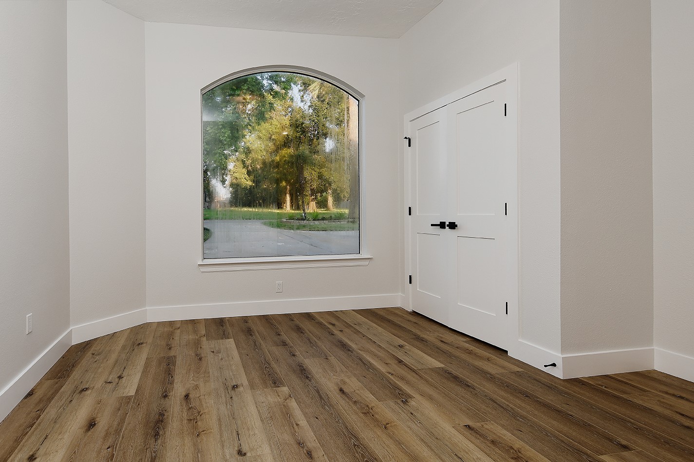 12412 Lake Vista Drive Property Photo 28