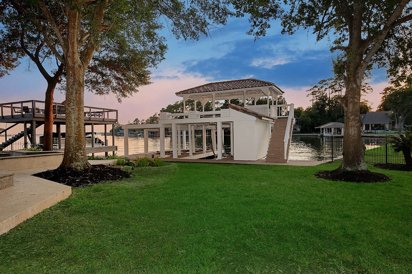12412 Lake Vista Drive Property Photo 45