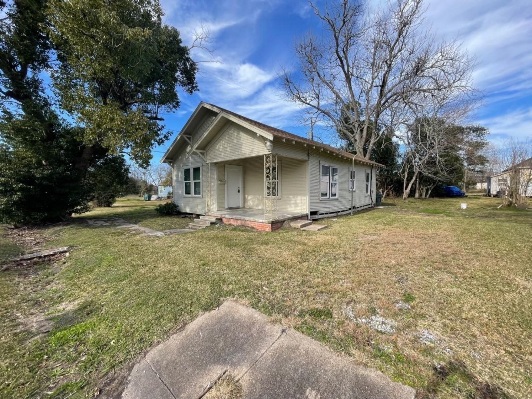 724 Orange Avenue Property Photo 1