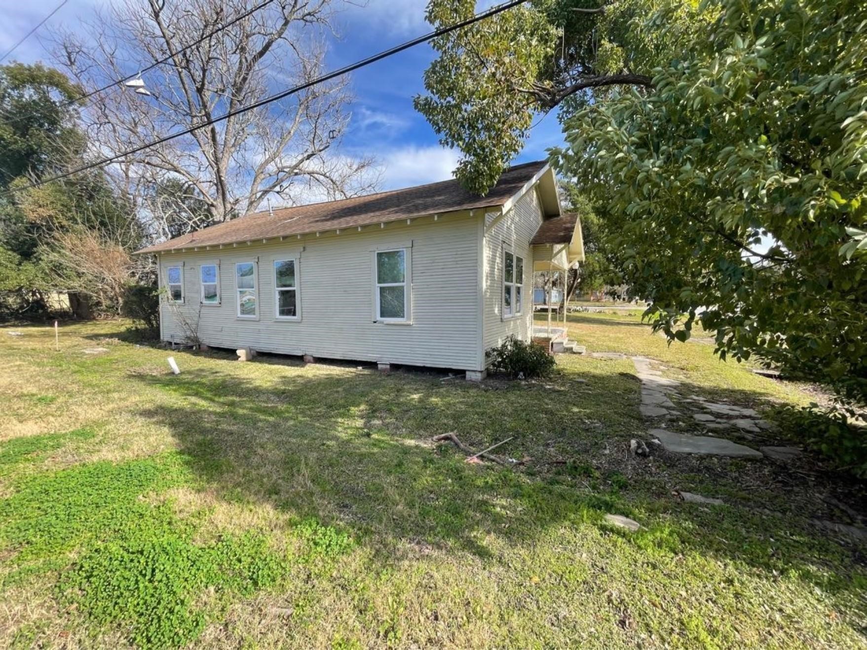 724 Orange Avenue Property Photo 2
