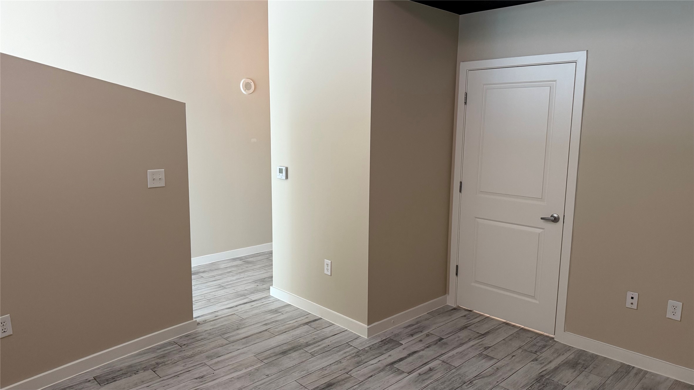 5925 Almeda Road 11612 Property Photo 7