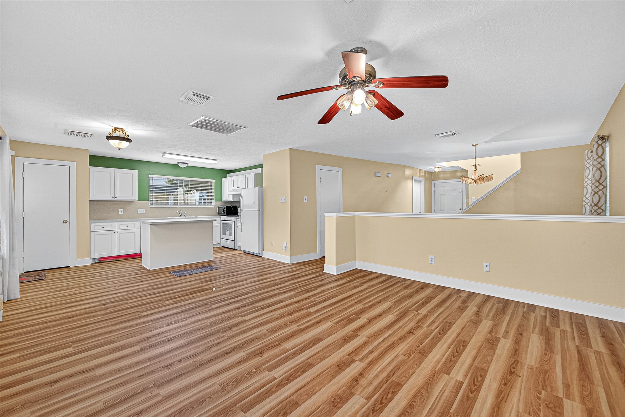 15859 E Park Court Property Photo 5