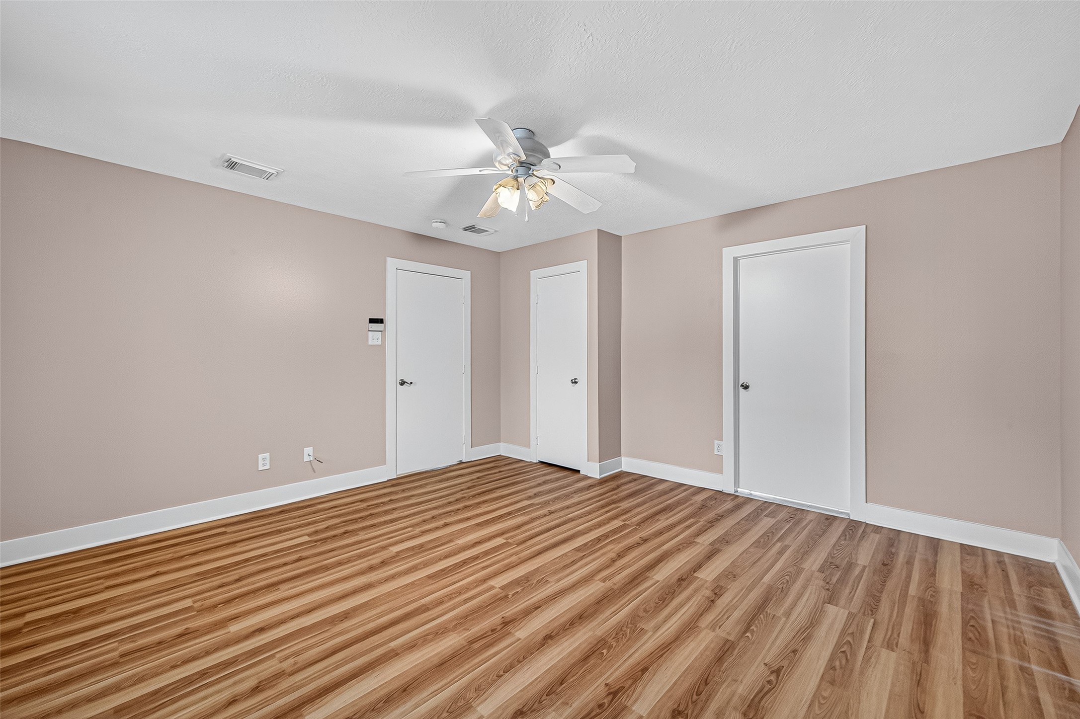 15859 E Park Court Property Photo 8