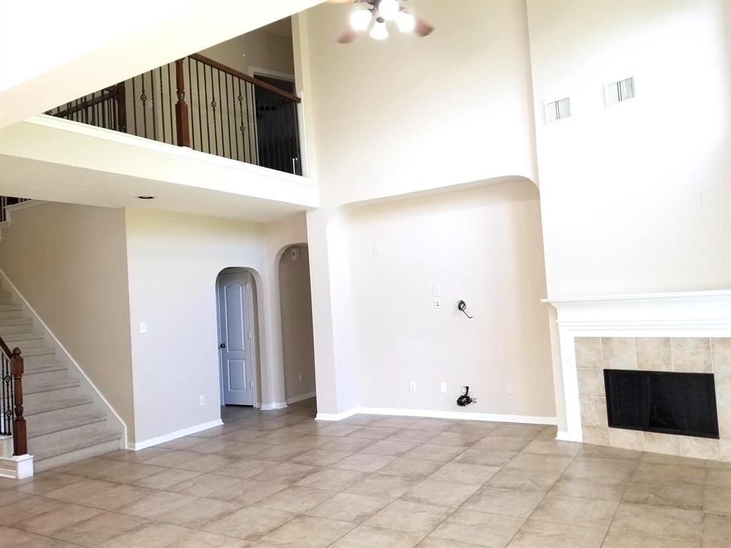 25406 Archdale Court Property Photo 6