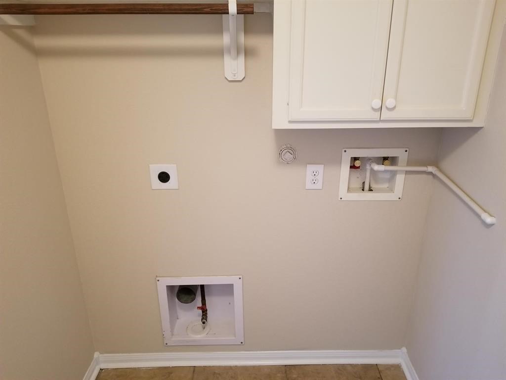 25406 Archdale Court Property Photo 16