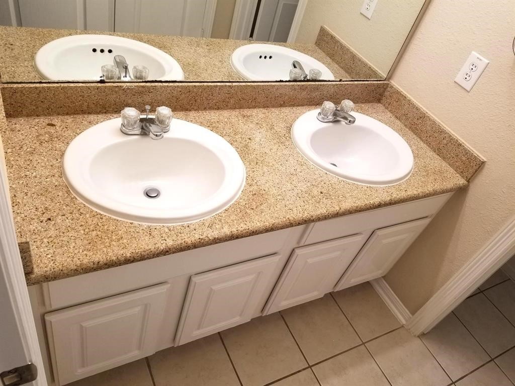 25406 Archdale Court Property Photo 19