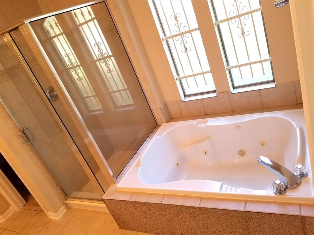 25406 Archdale Court Property Photo 32
