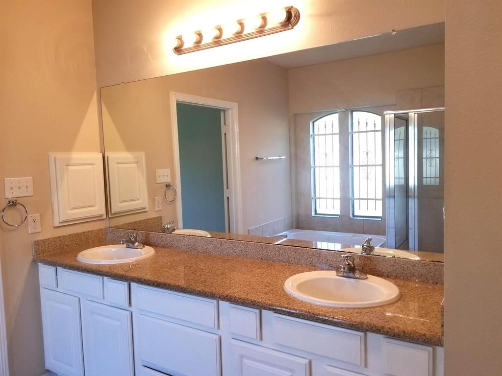 25406 Archdale Court Property Photo 34