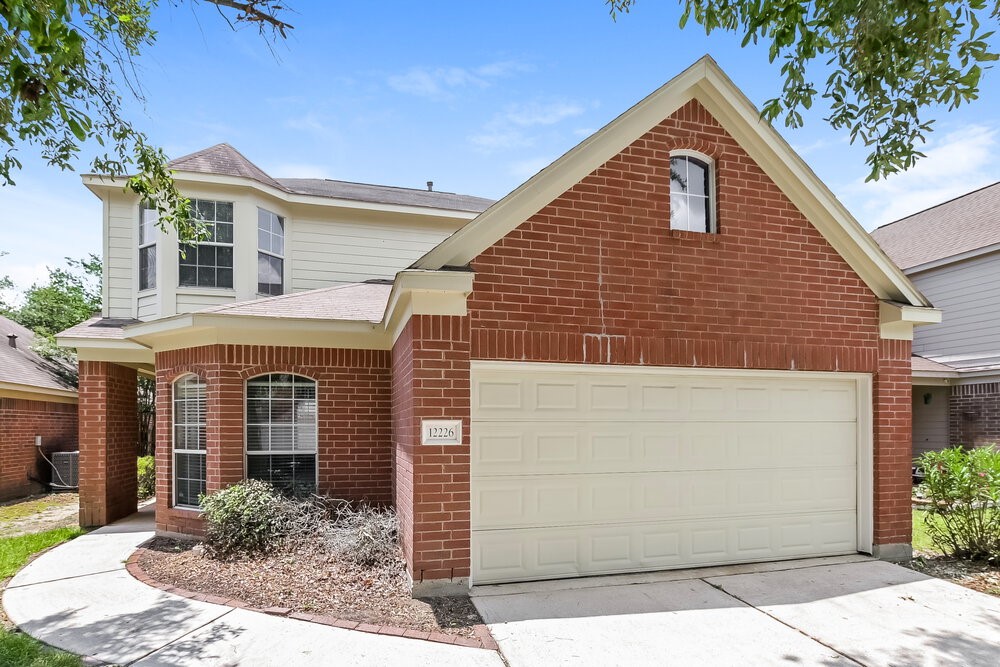12226 Carriage Oak Circle Property Photo 1