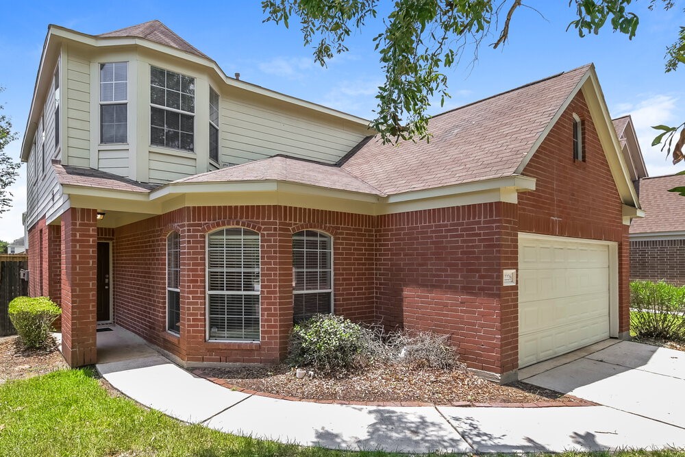 12226 Carriage Oak Circle Property Photo 4