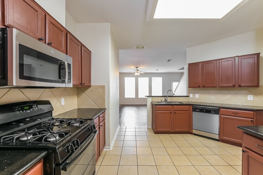 12226 Carriage Oak Circle Property Photo 8