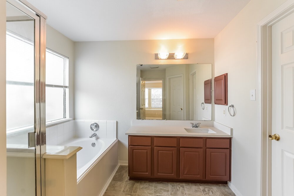 12226 Carriage Oak Circle Property Photo 11