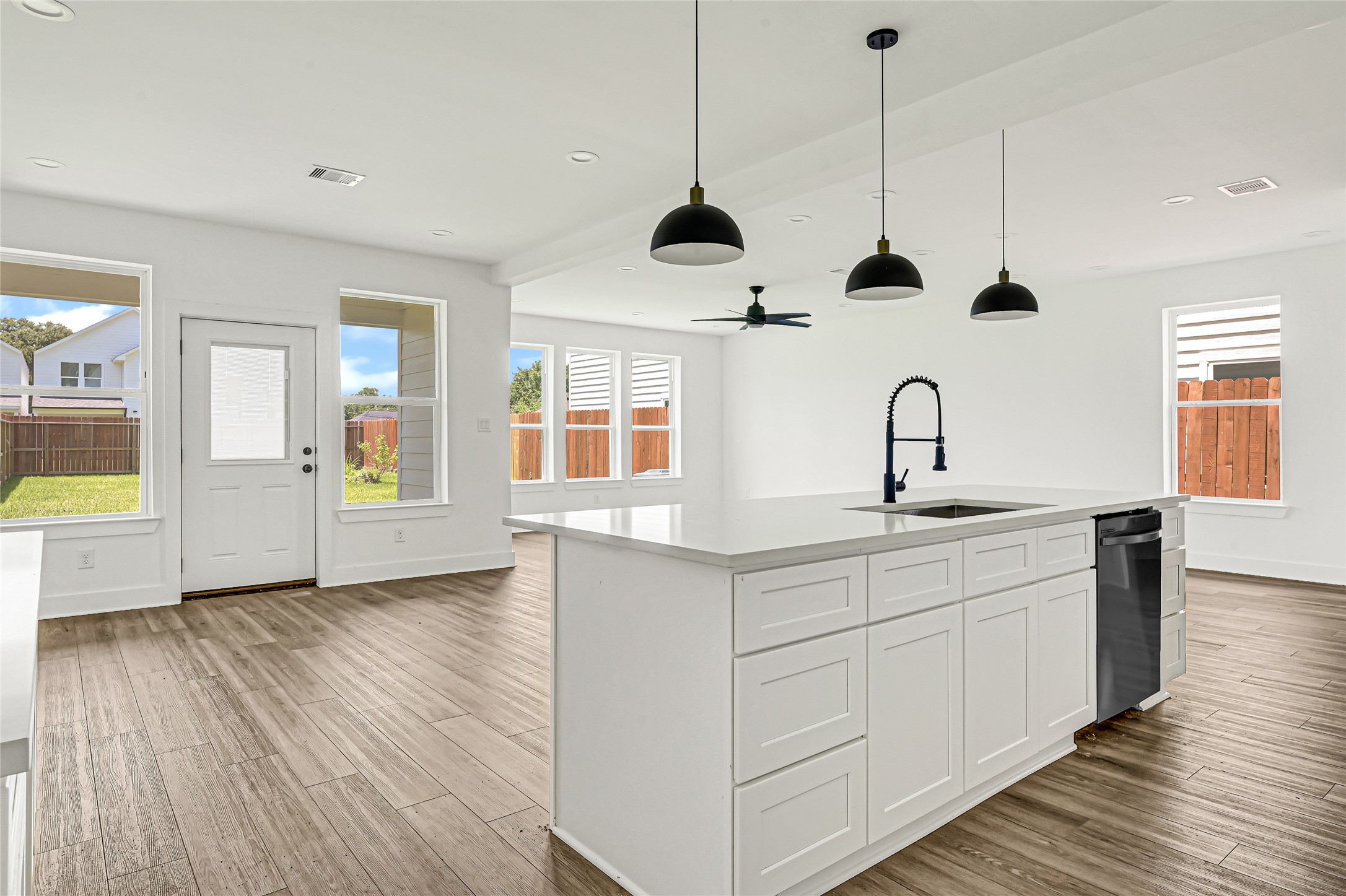 7411 Charlie Street Property Photo 11
