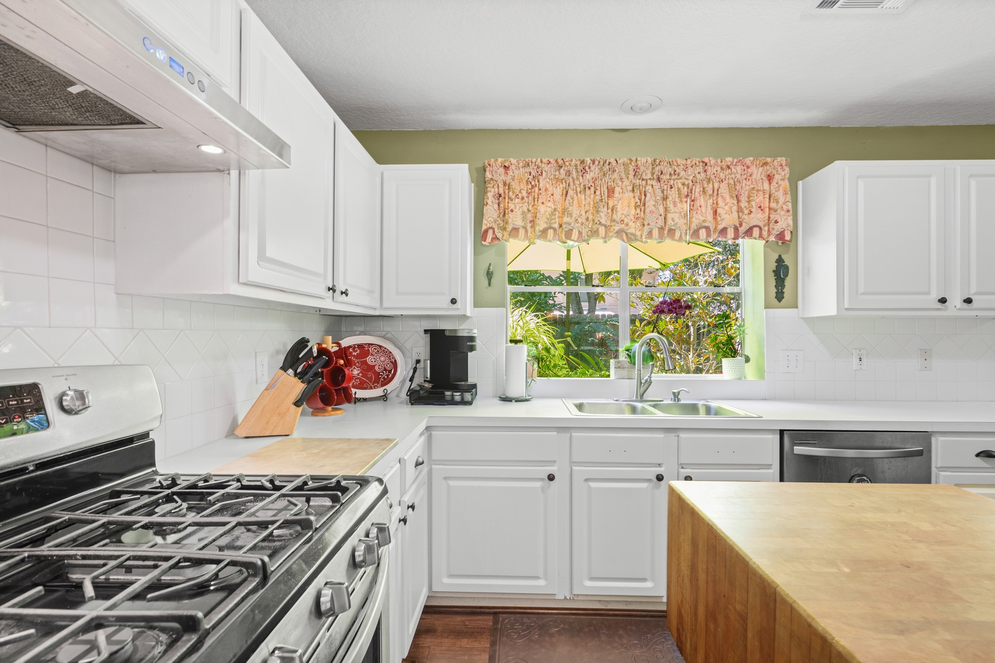 20327 Apache Lake Drive Property Photo 10