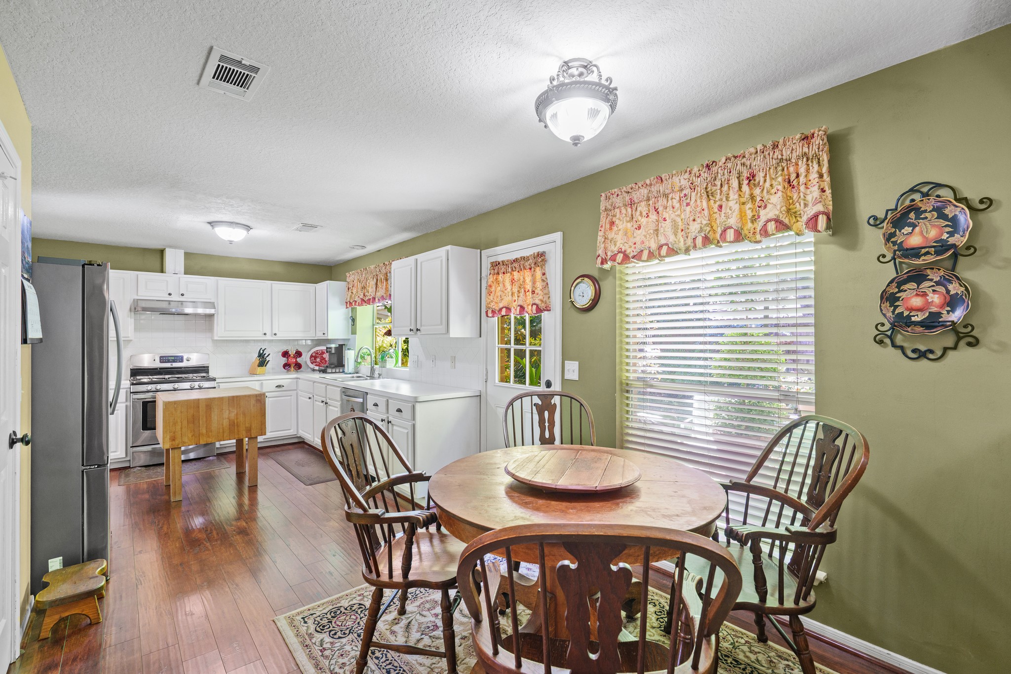 20327 Apache Lake Drive Property Photo 14