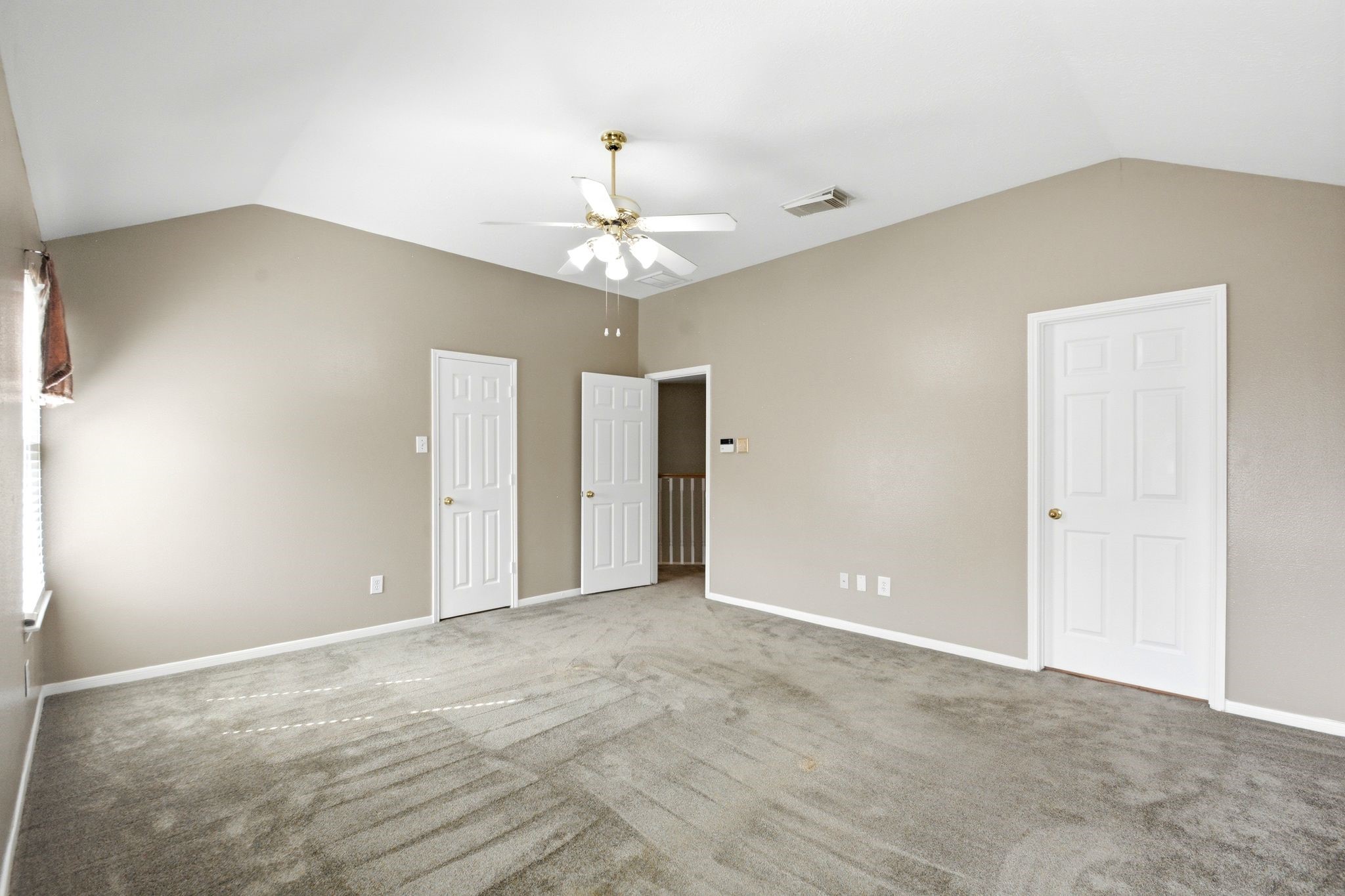 2718 Honeysuckle Walk Property Photo 23