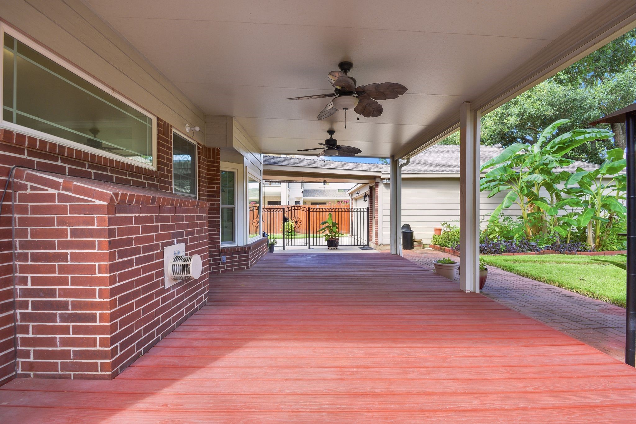 2718 Honeysuckle Walk Property Photo 37