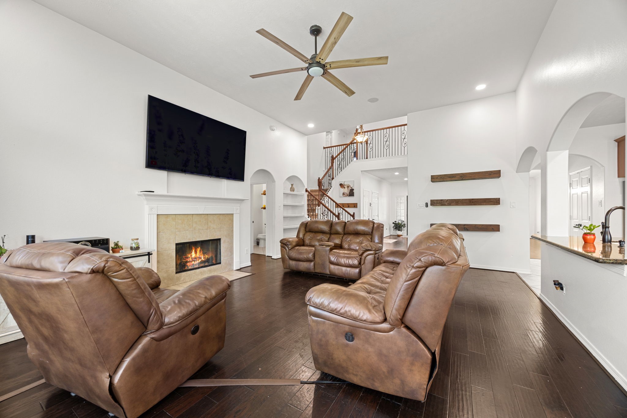 10919 Reston Point Drive Property Photo 6