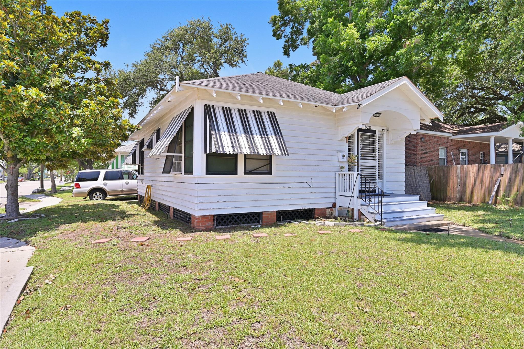 4828 Avenue Q 1/2, Galveston Tx 77551 Property Photo 2