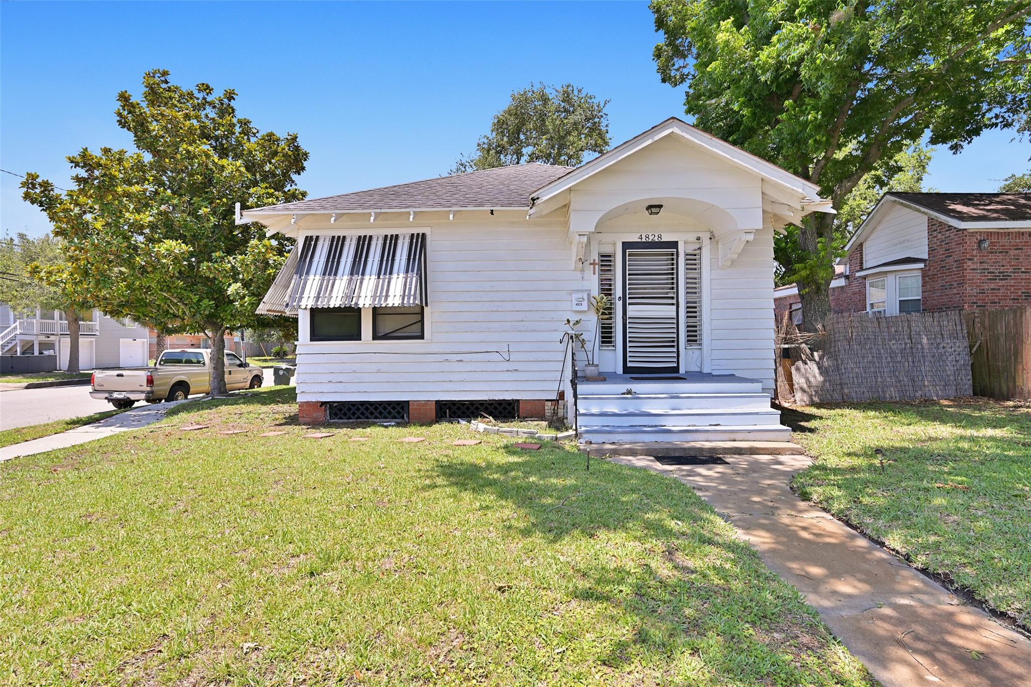 4828 Avenue Q 1/2, Galveston Tx 77551 Property Photo 3