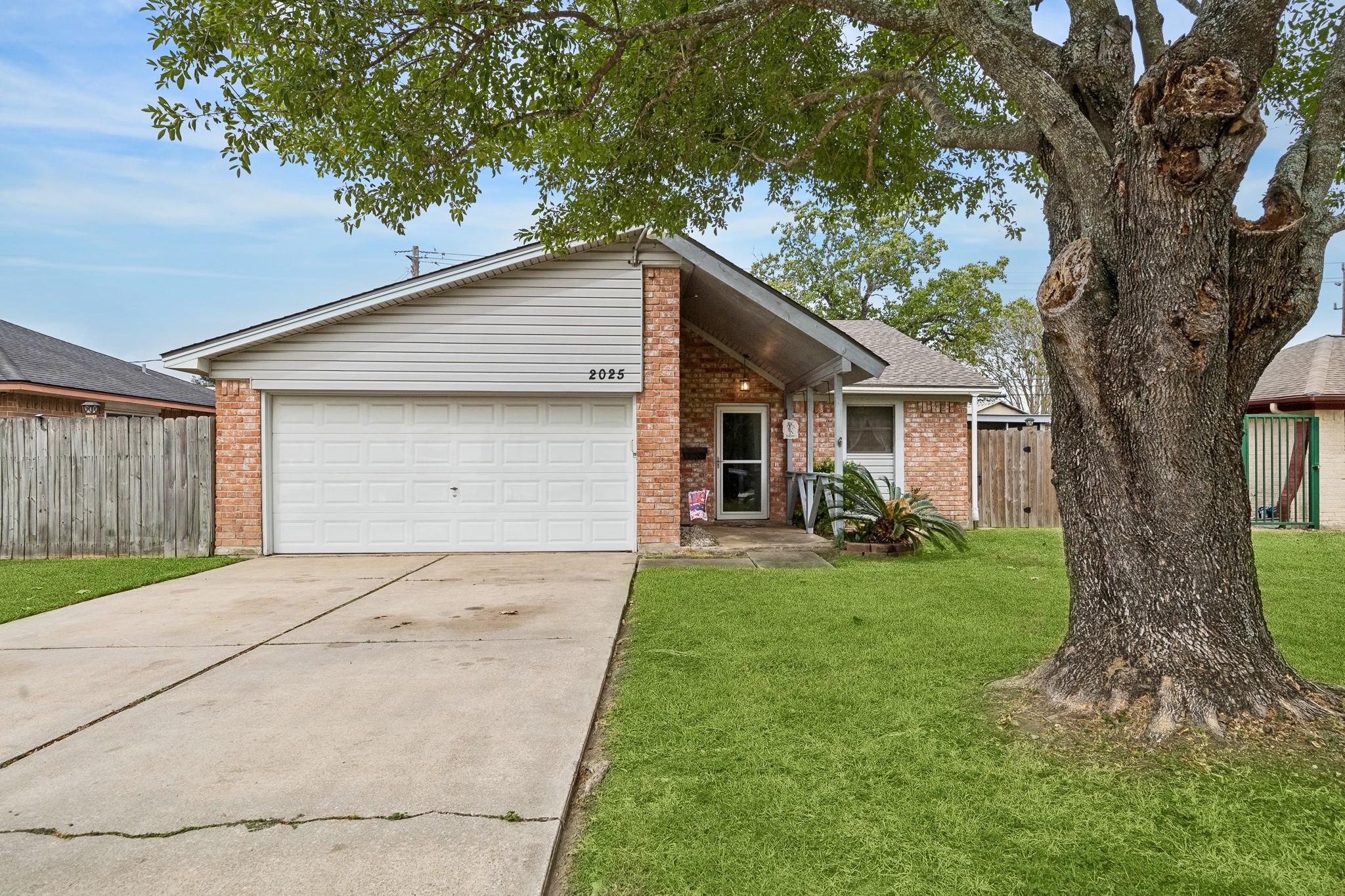 2025 Hillshire Drive Property Photo 1