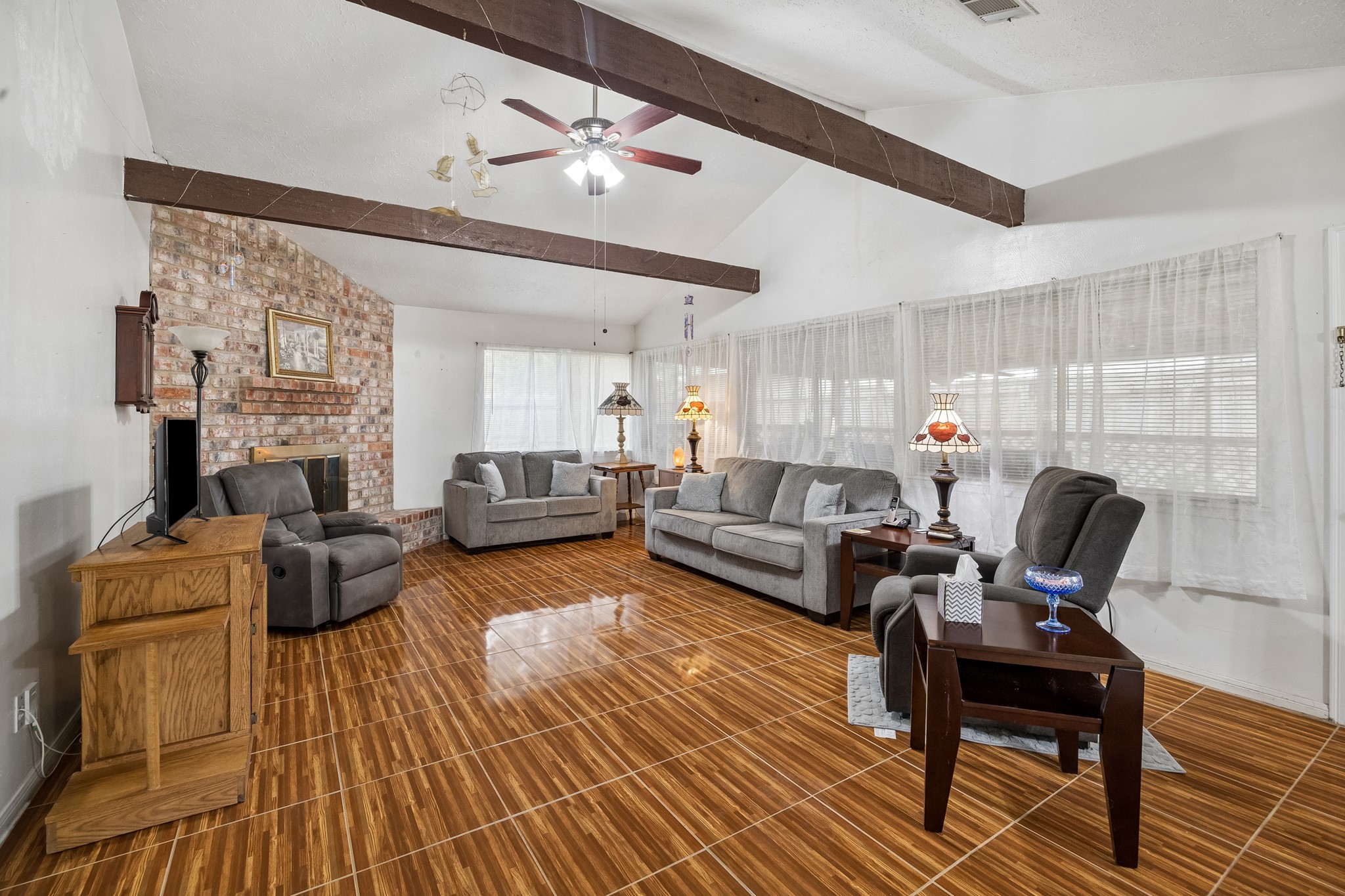 2025 Hillshire Drive Property Photo 2