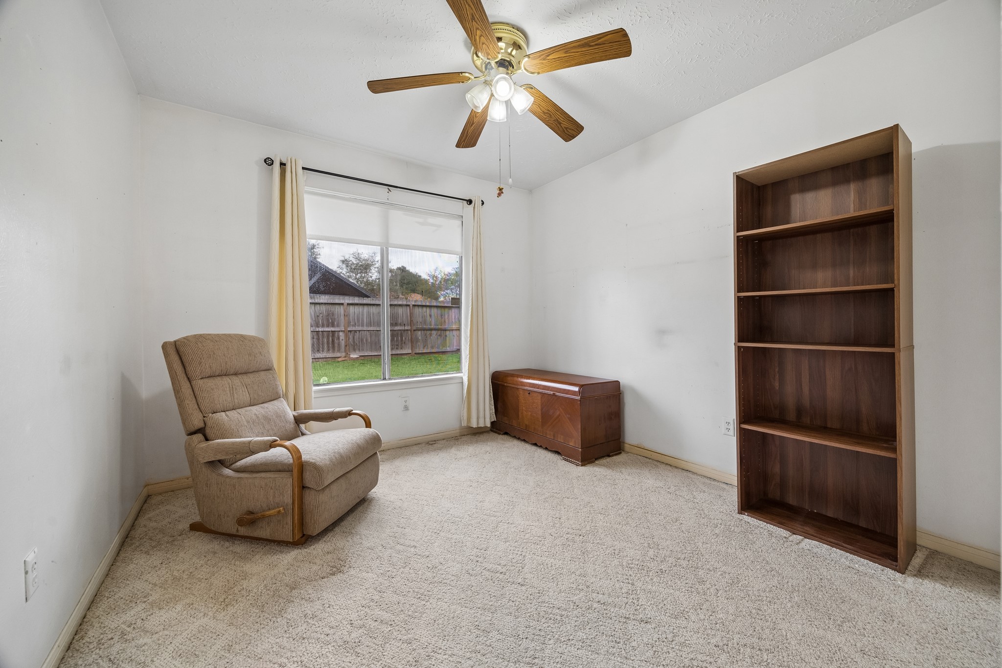 2025 Hillshire Drive Property Photo 7