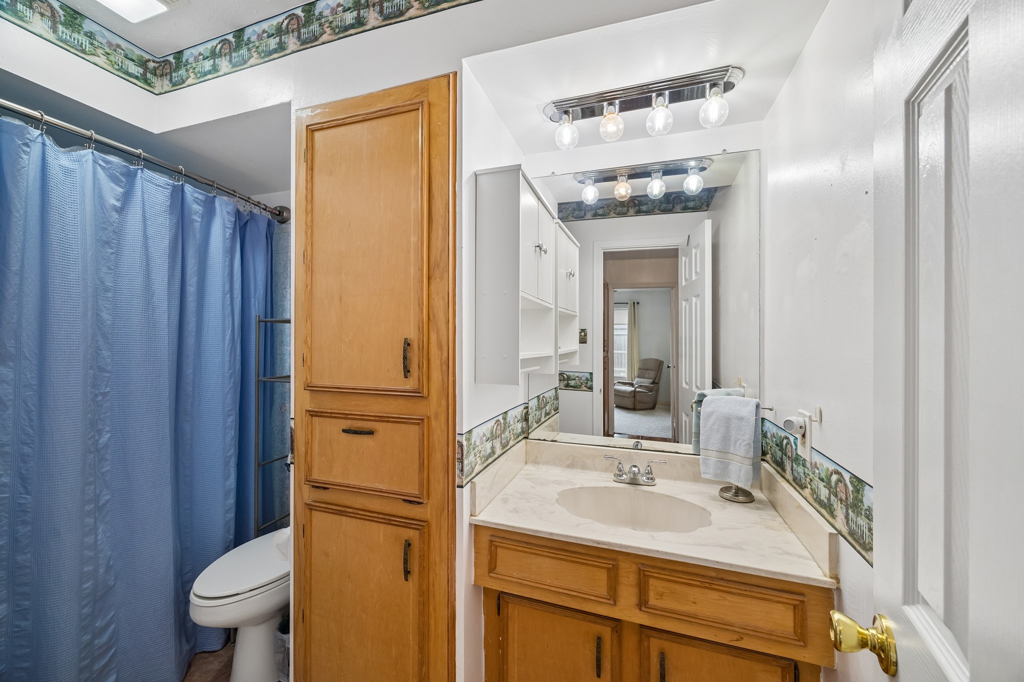 2025 Hillshire Drive Property Photo 8