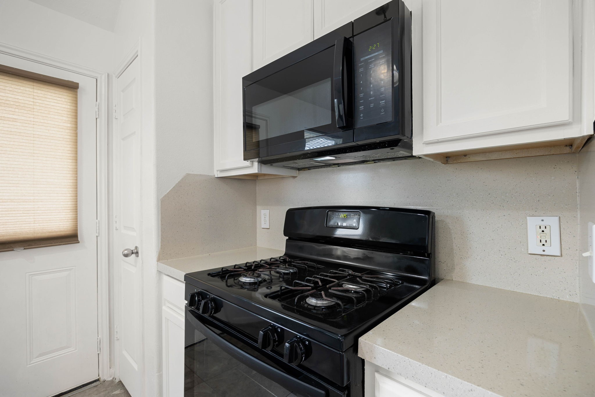 14019 Kinsbourne Court Property Photo 7