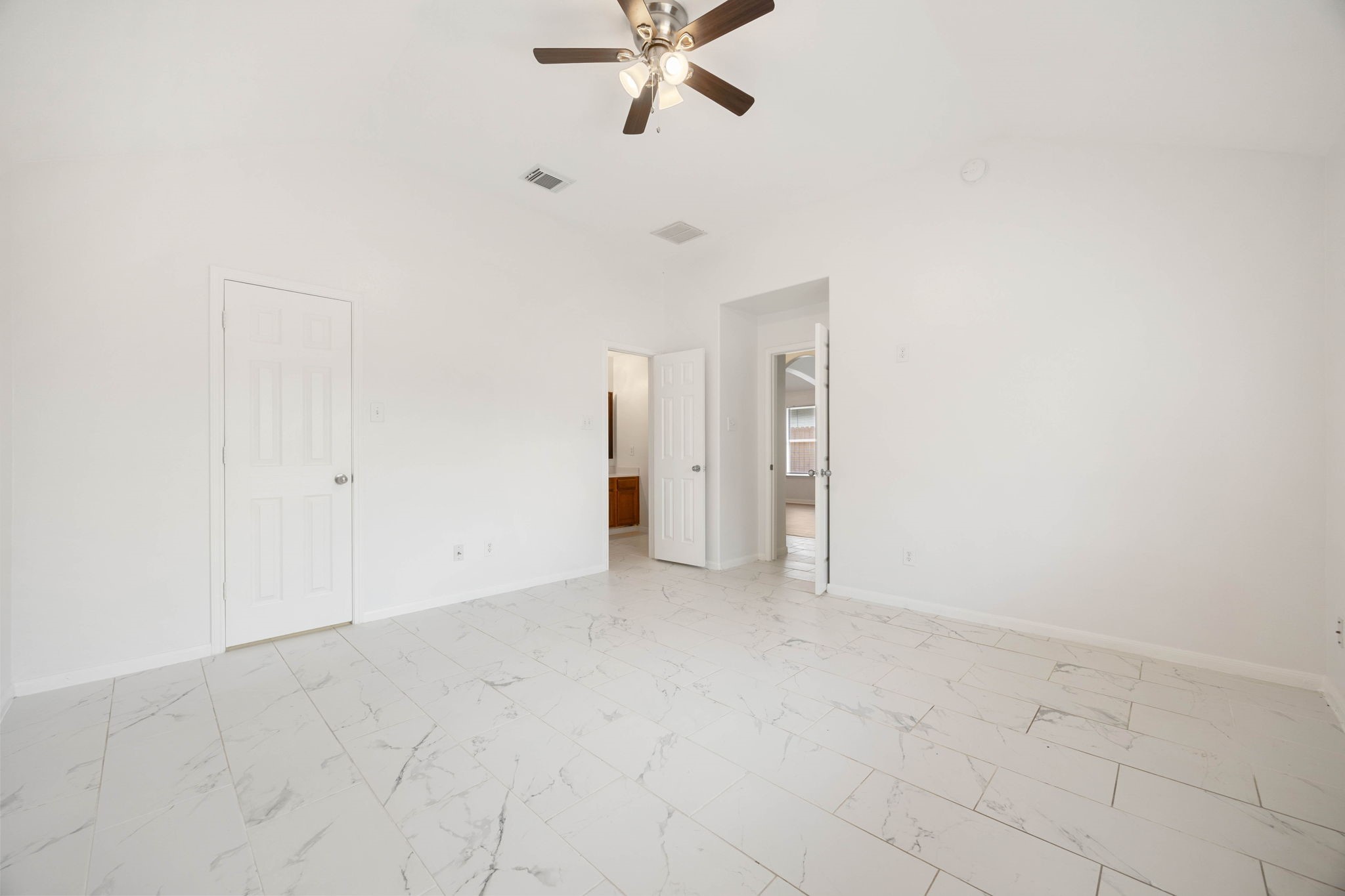 14019 Kinsbourne Court Property Photo 10