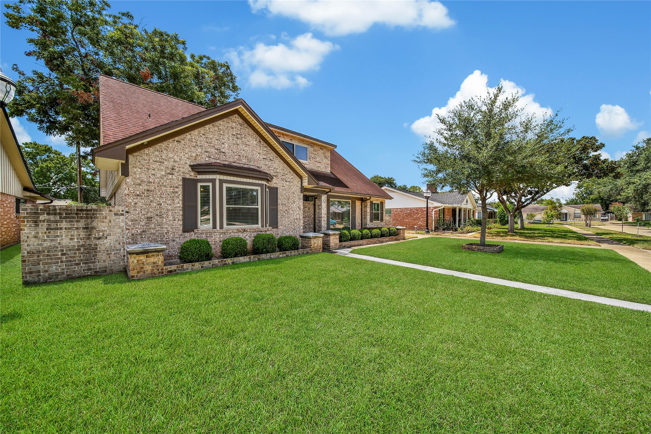 9411 Roos Road Property Photo 1