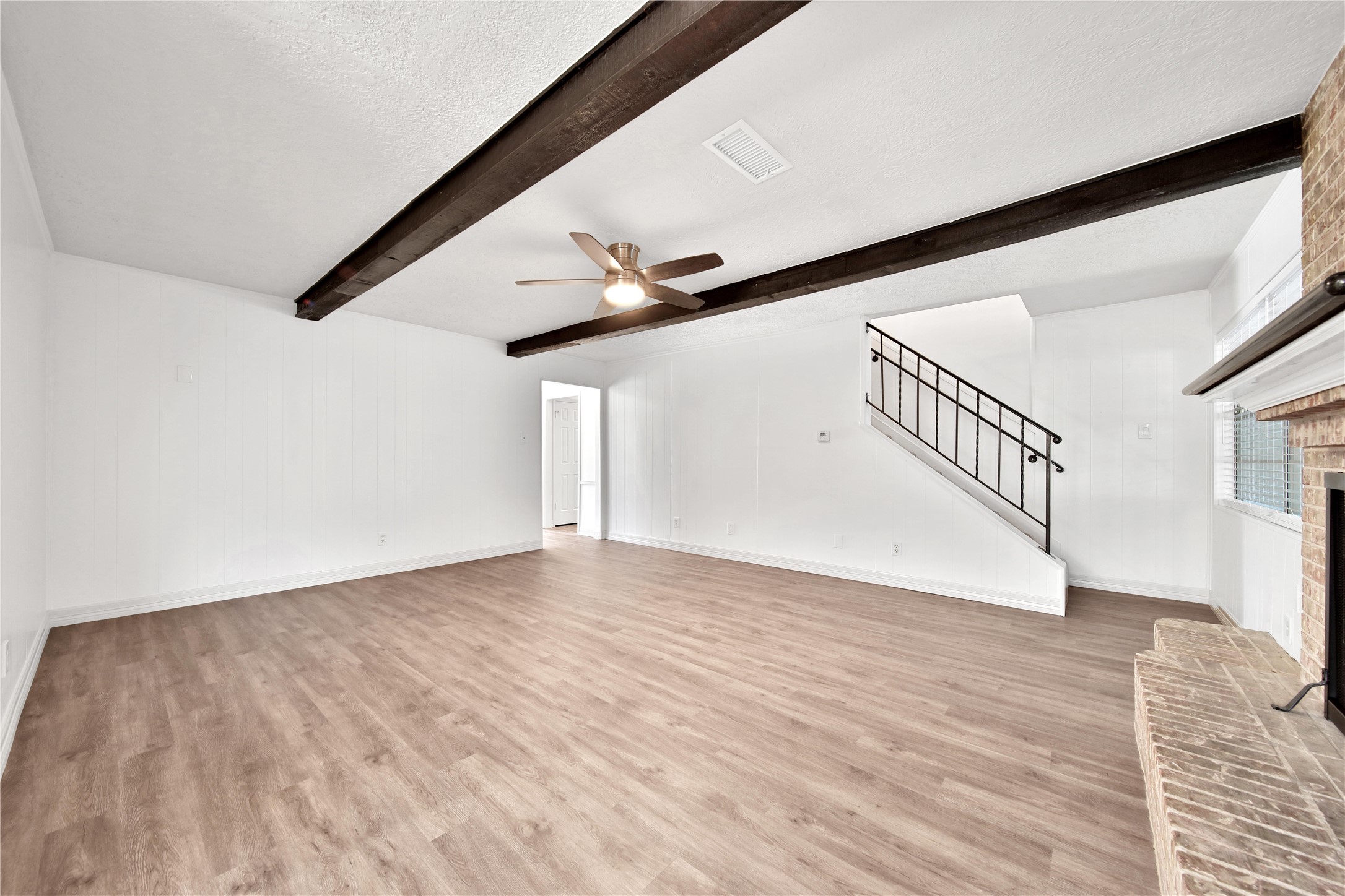 9411 Roos Road Property Photo 15