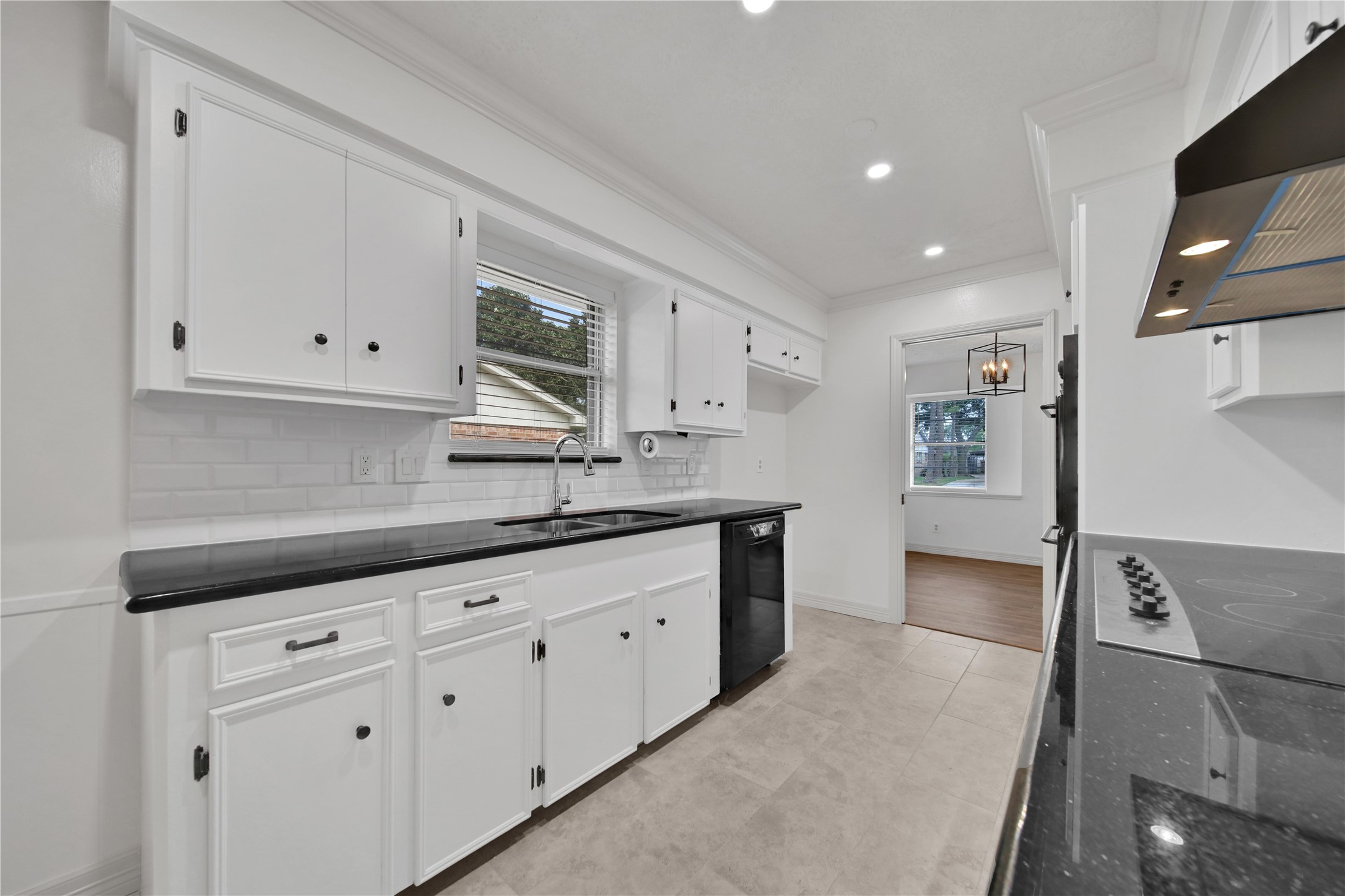 9411 Roos Road Property Photo 19