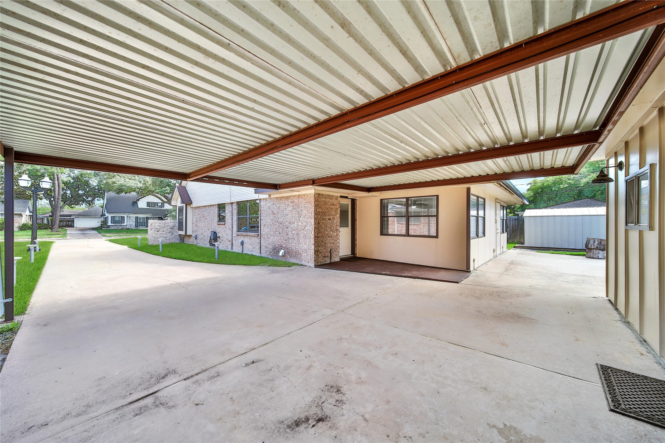 9411 Roos Road Property Photo 42