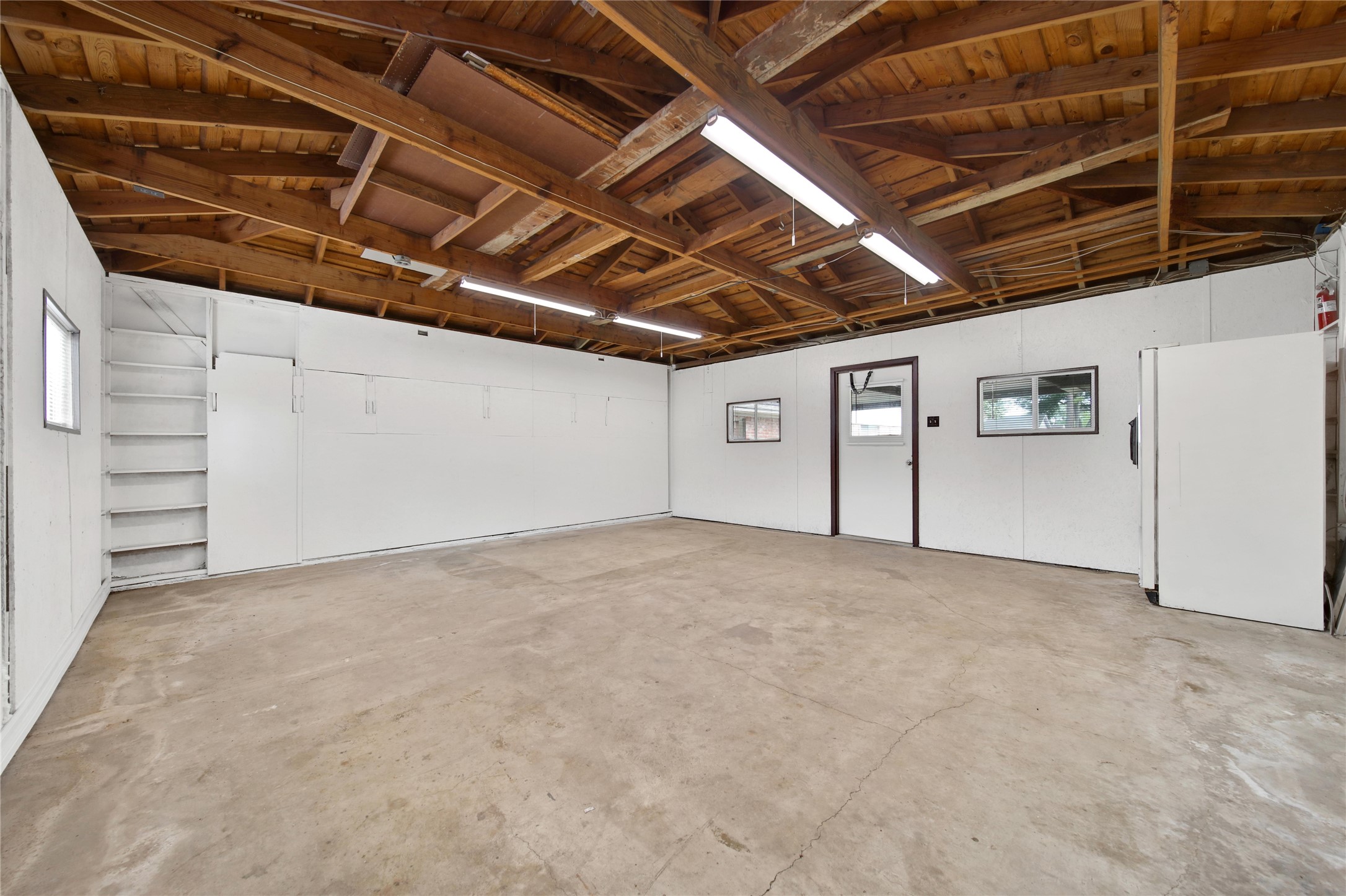 9411 Roos Road Property Photo 44