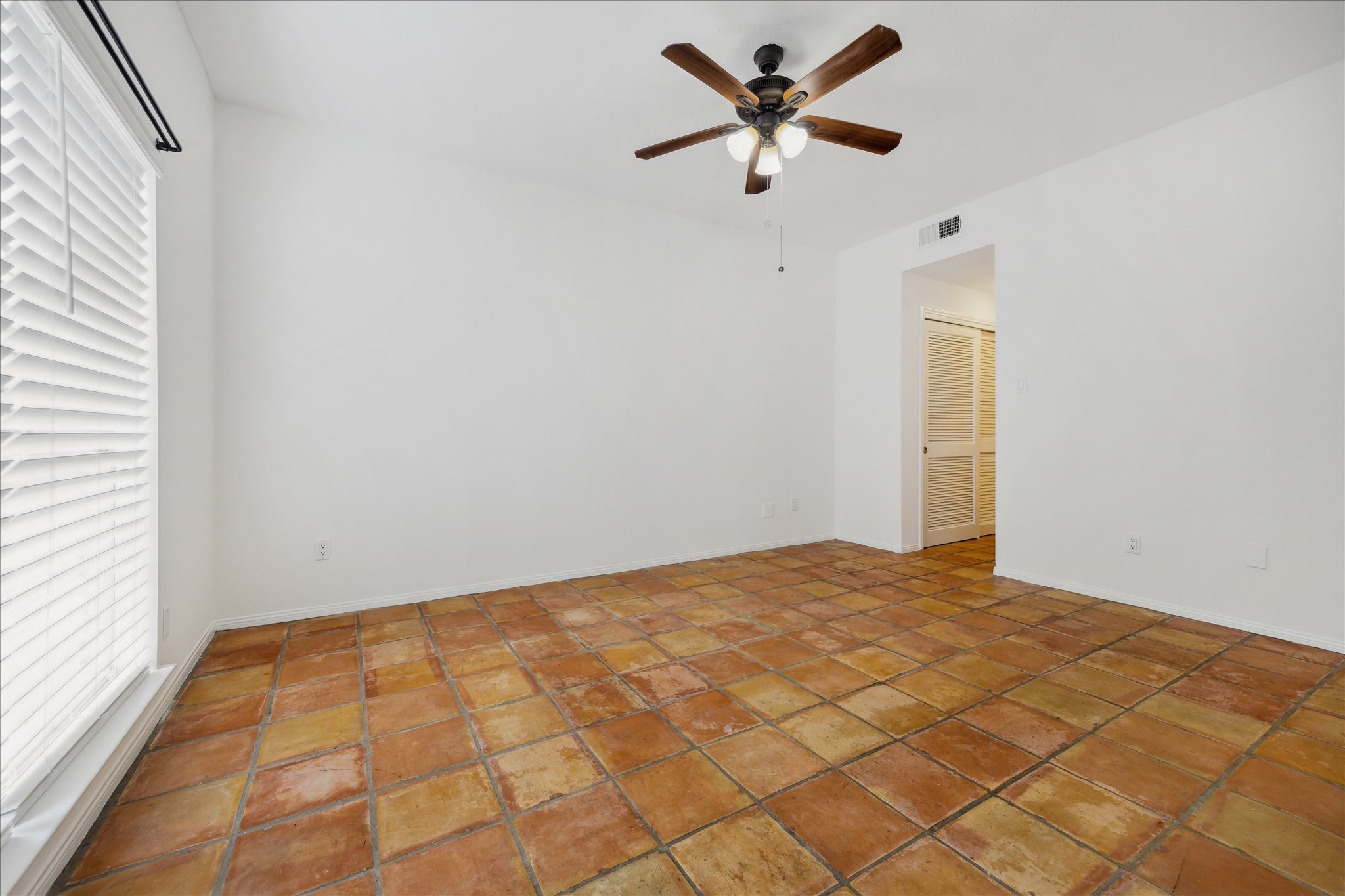 2100 Tanglewilde Street 184 Property Photo 6