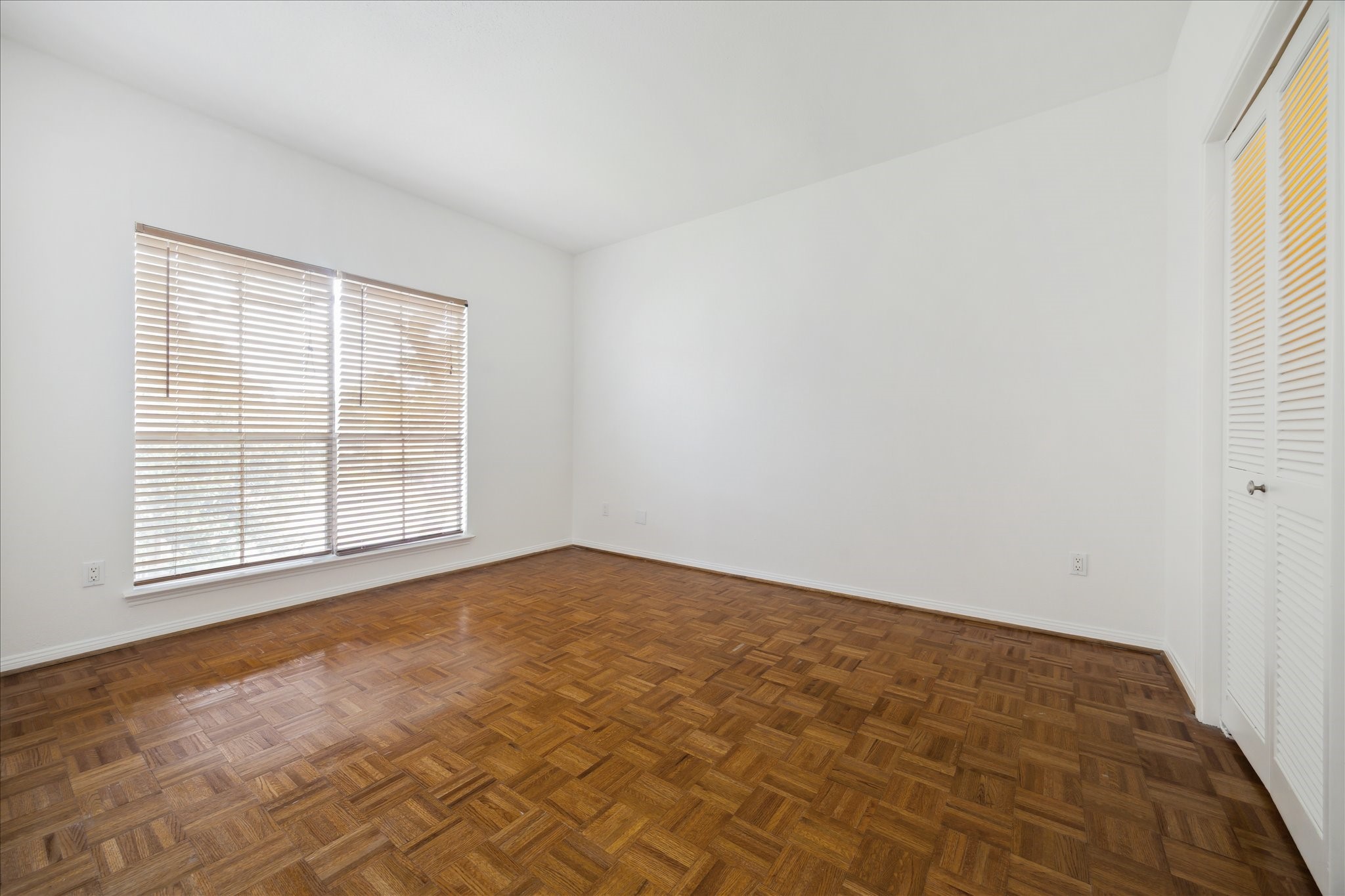 2100 Tanglewilde Street 184 Property Photo 9