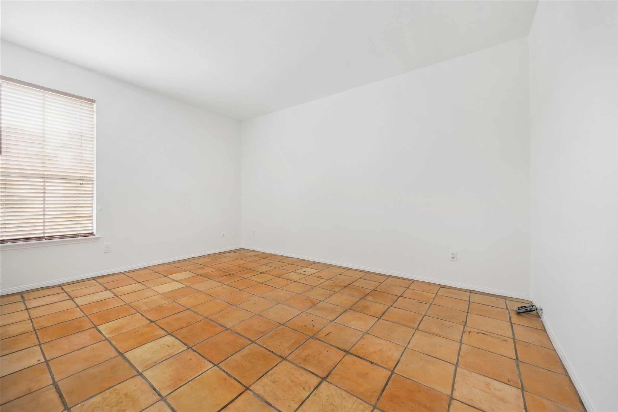 2100 Tanglewilde Street 184 Property Photo 10