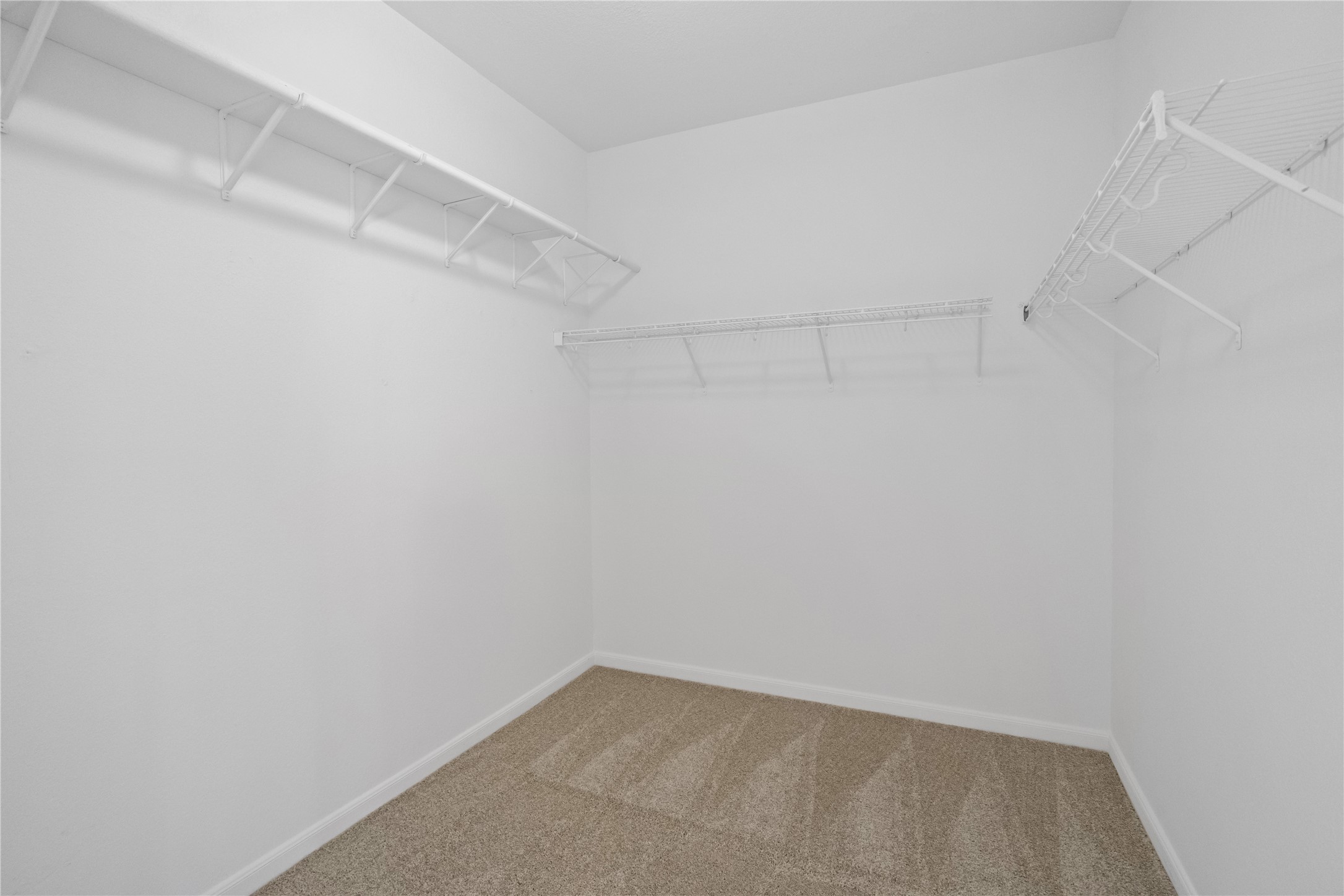 21611 Manitou Falls Lane Property Photo 15