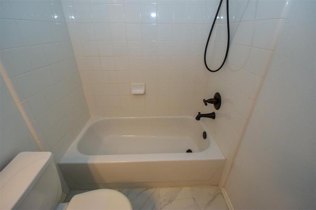 16122 Speyburn Court Property Photo 10