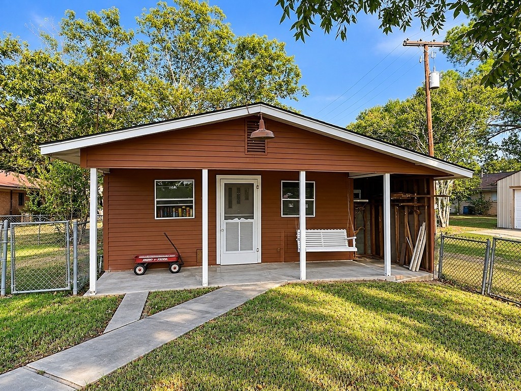 107 Franklin Street Property Photo 16