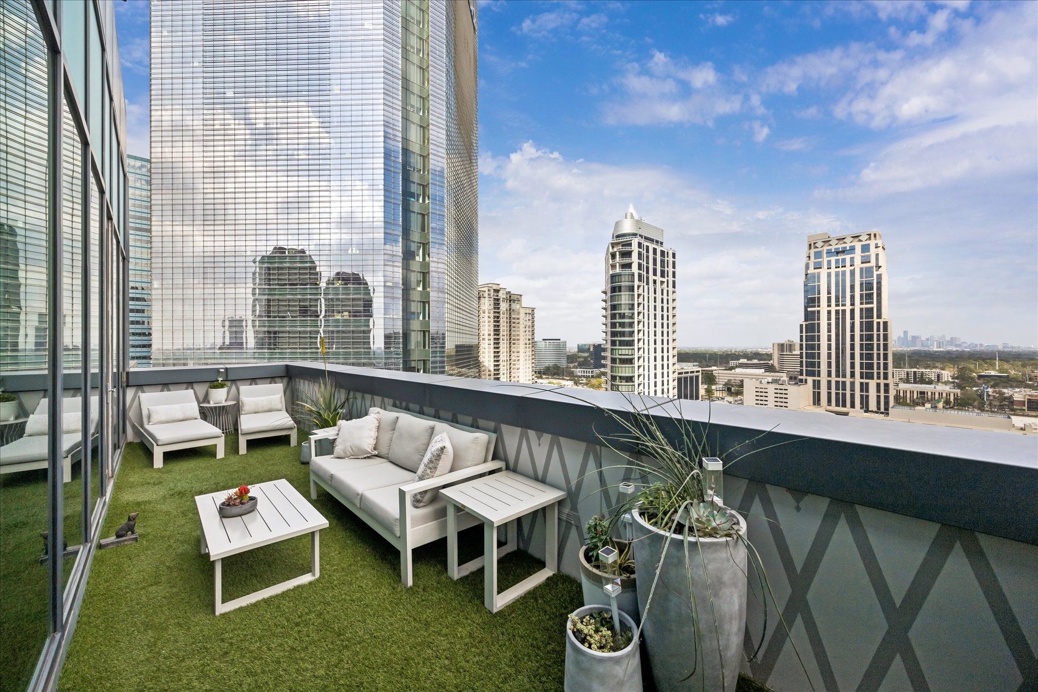 1600 Post Oak Boulevard 1802 Property Photo 1