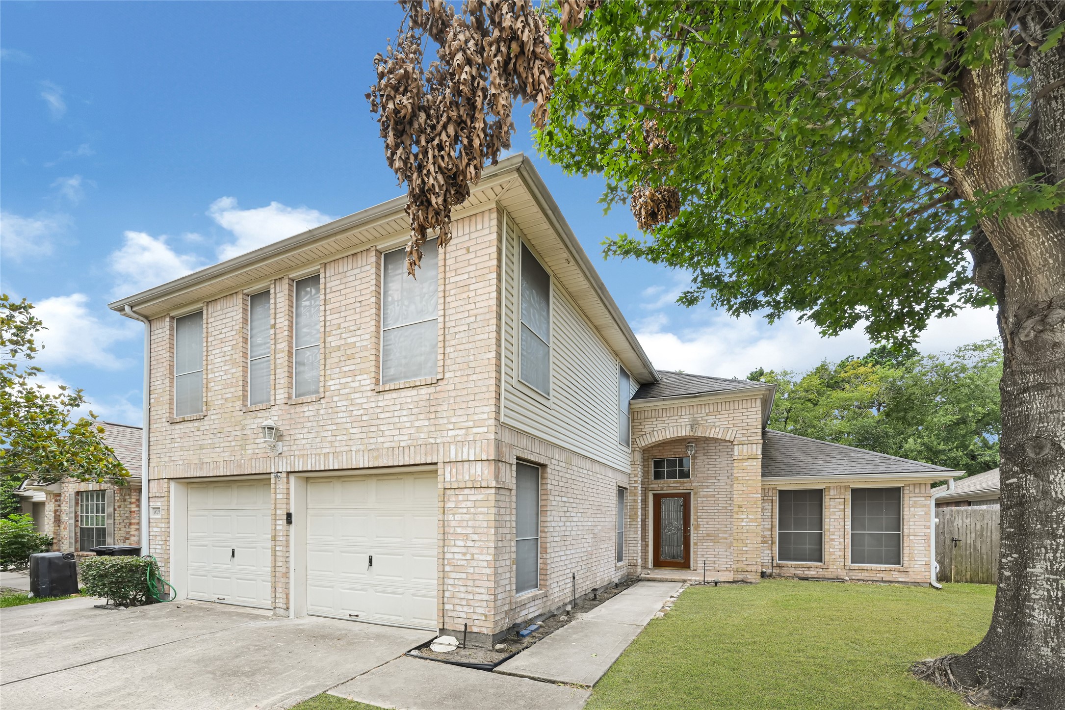 10323 Emerald Pine Drive Property Photo 2