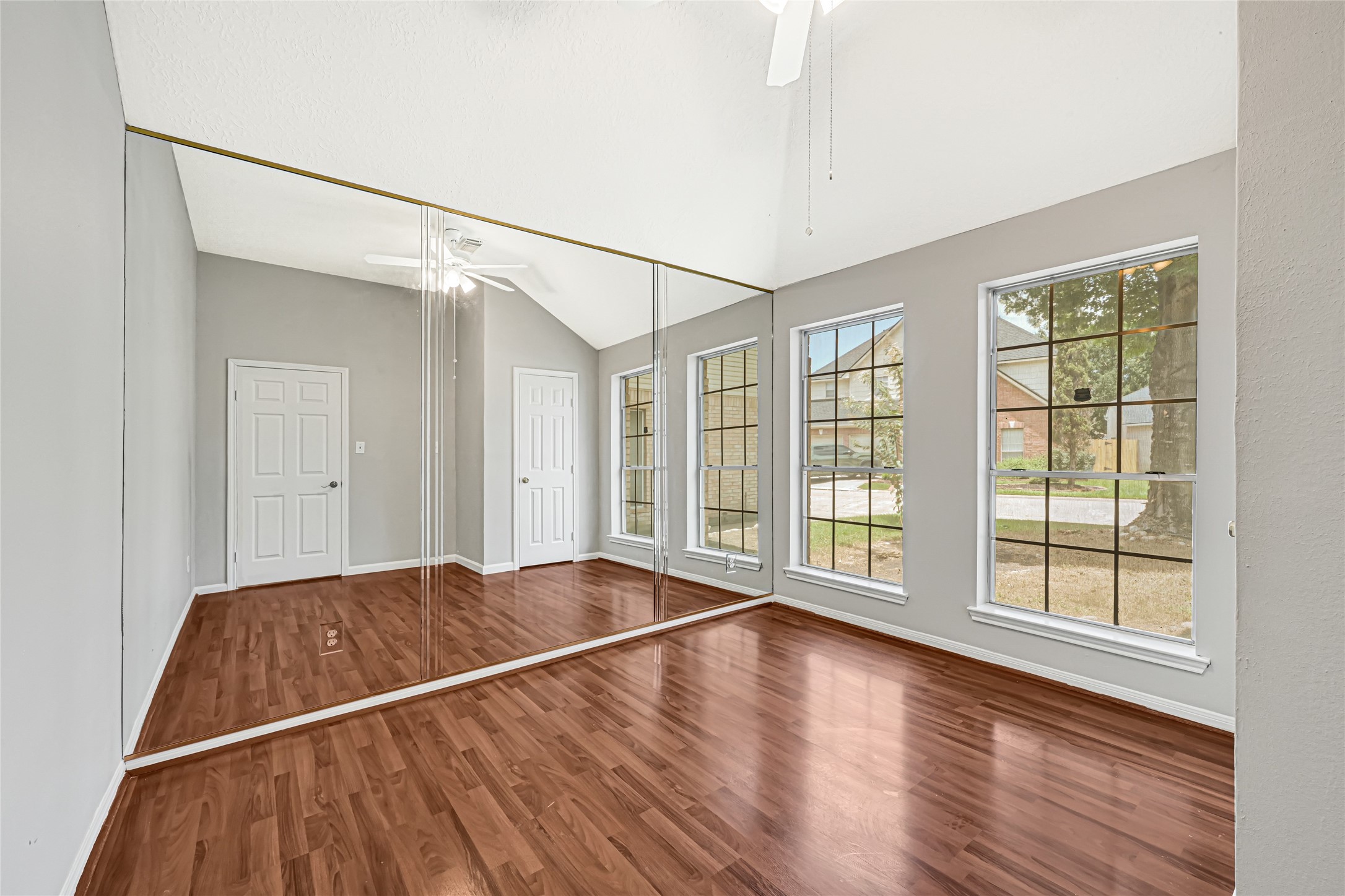 10323 Emerald Pine Drive Property Photo 9
