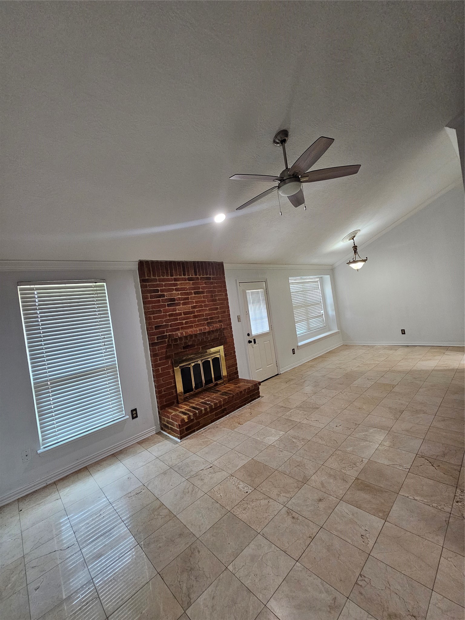 2715 Ashington Drive Property Photo 5