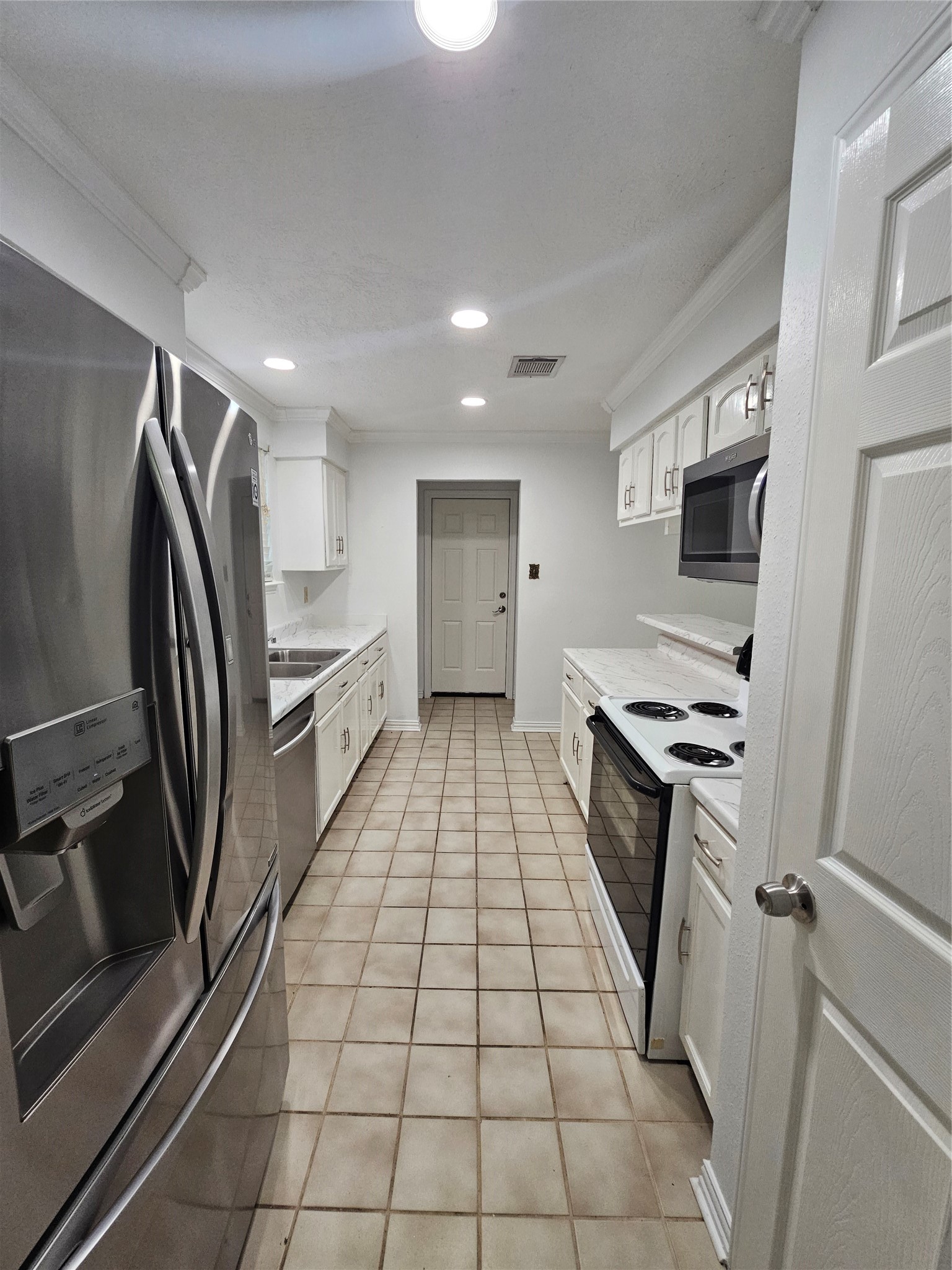2715 Ashington Drive Property Photo 7