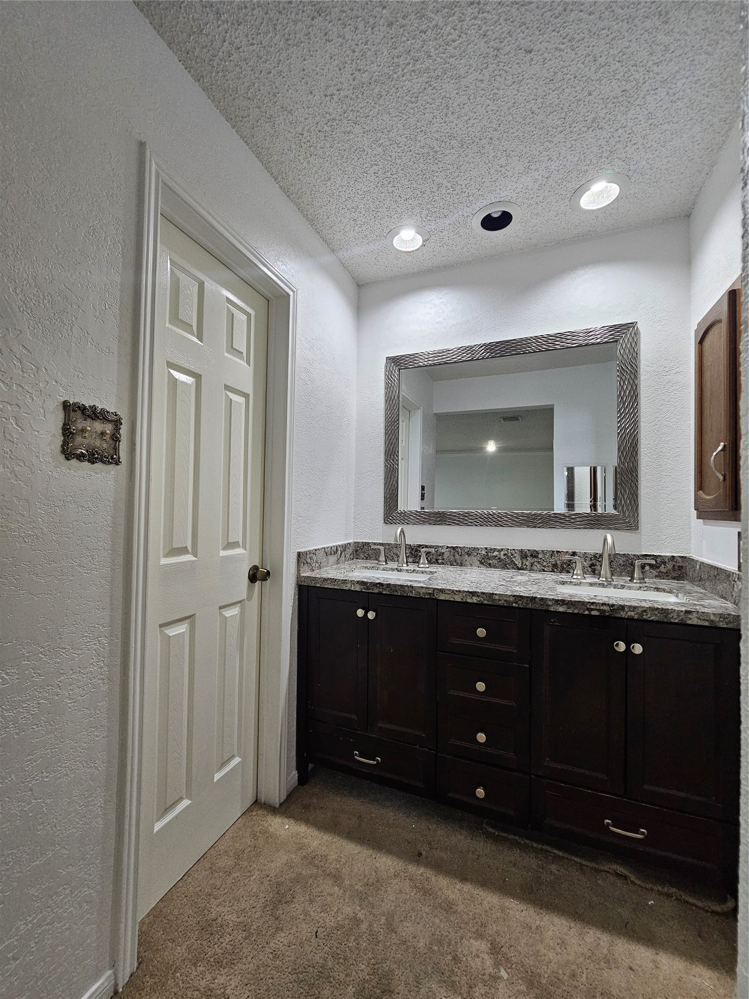 2715 Ashington Drive Property Photo 34